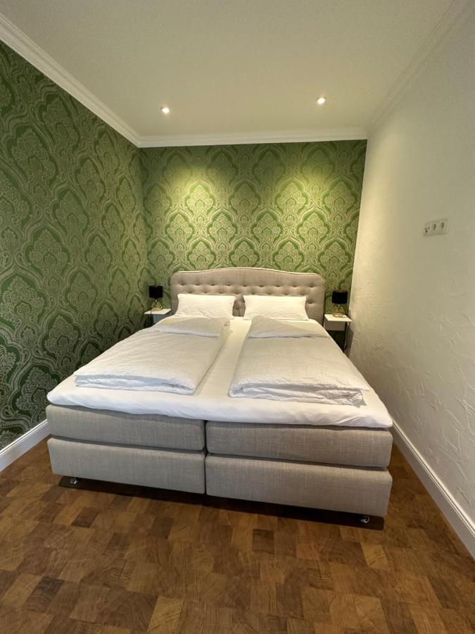 Fischer Boardinghouse Kf Отель *