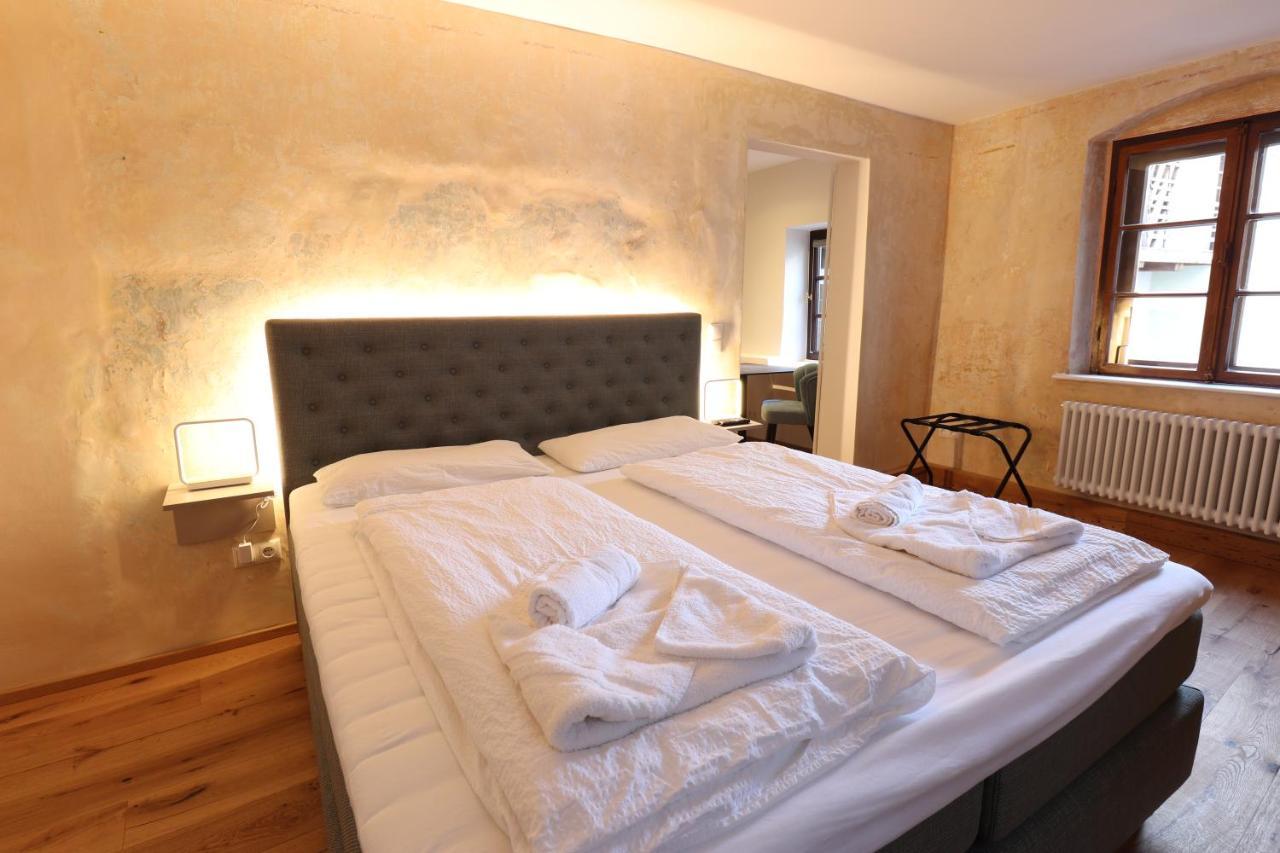 Fischer Boardinghouse Kf Hotel *